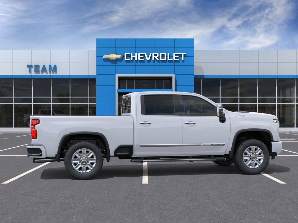New 2026 Polar White Tricoat Chevrolet High Country image 5