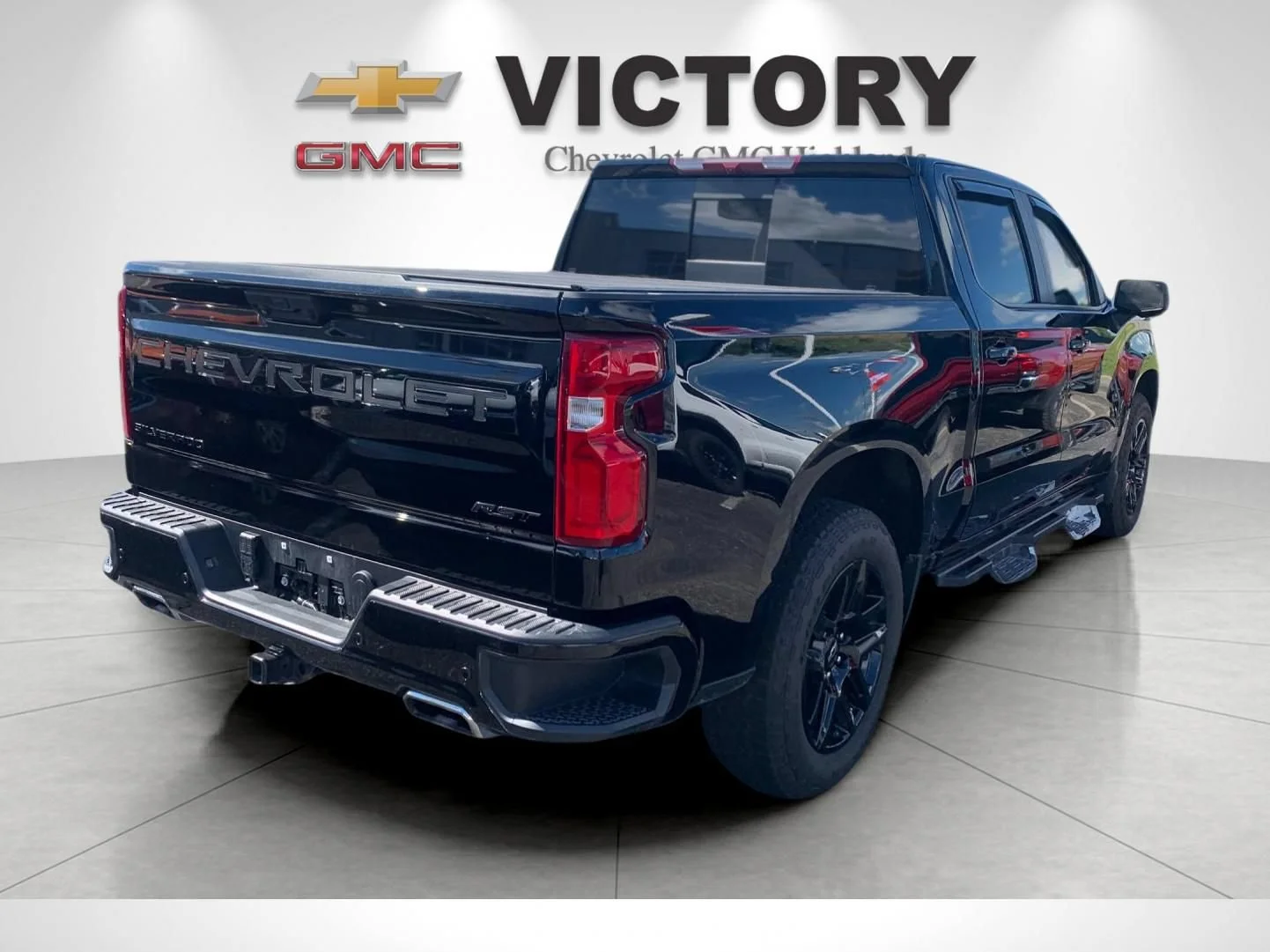 Used 2023 Black Chevrolet RST image 3