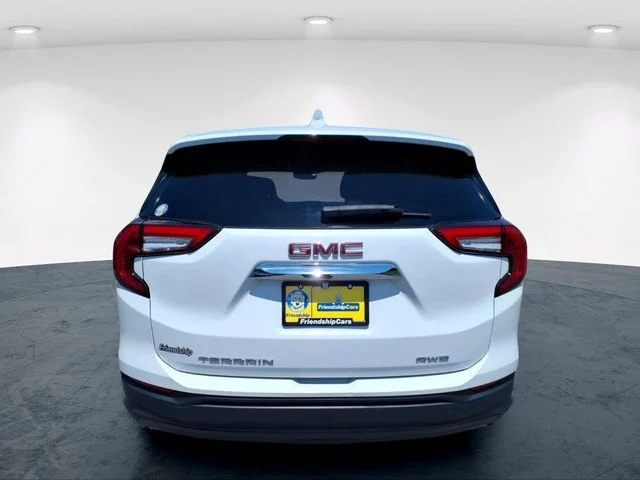 Used 2023 White GMC SLE image 10