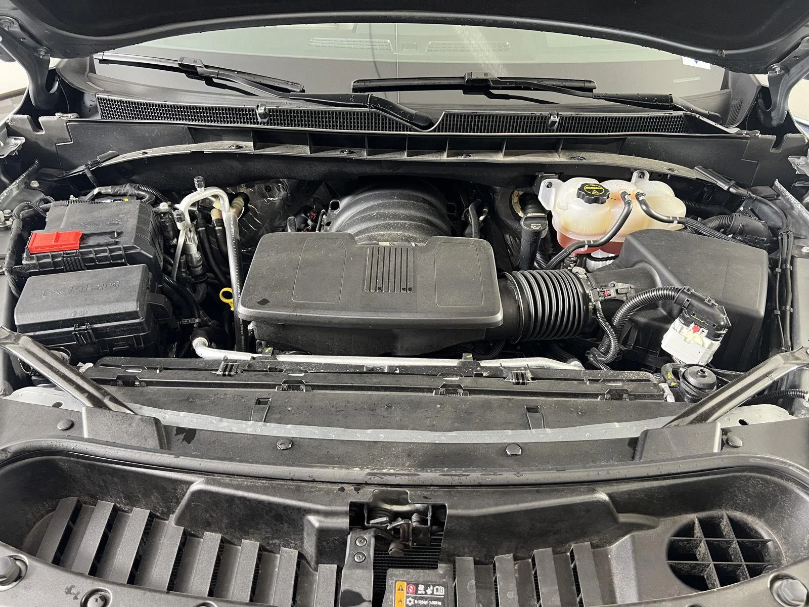 Used 2025 Sterling Metallic GMC Denali Ultimate image 37