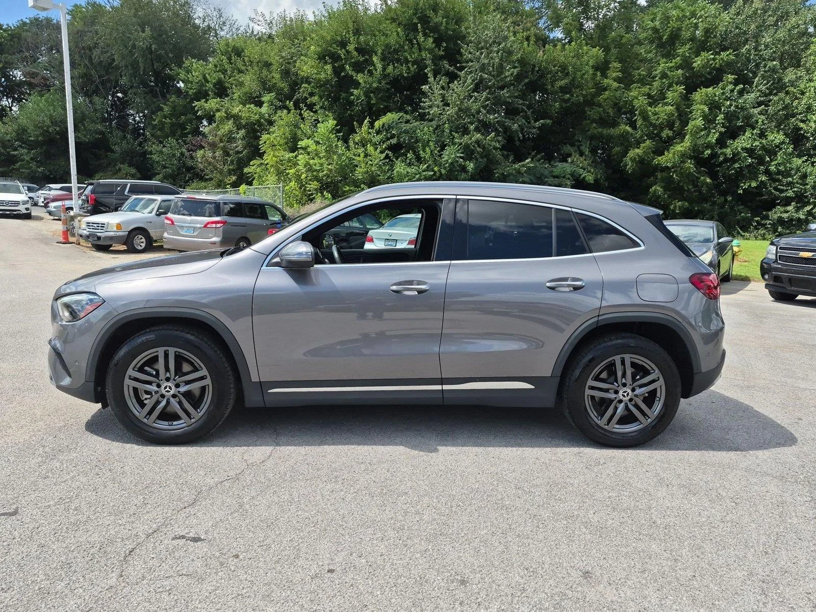 Used 2025 Mountain Grey Metallic Mercedes-Benz GLA 250 image 2