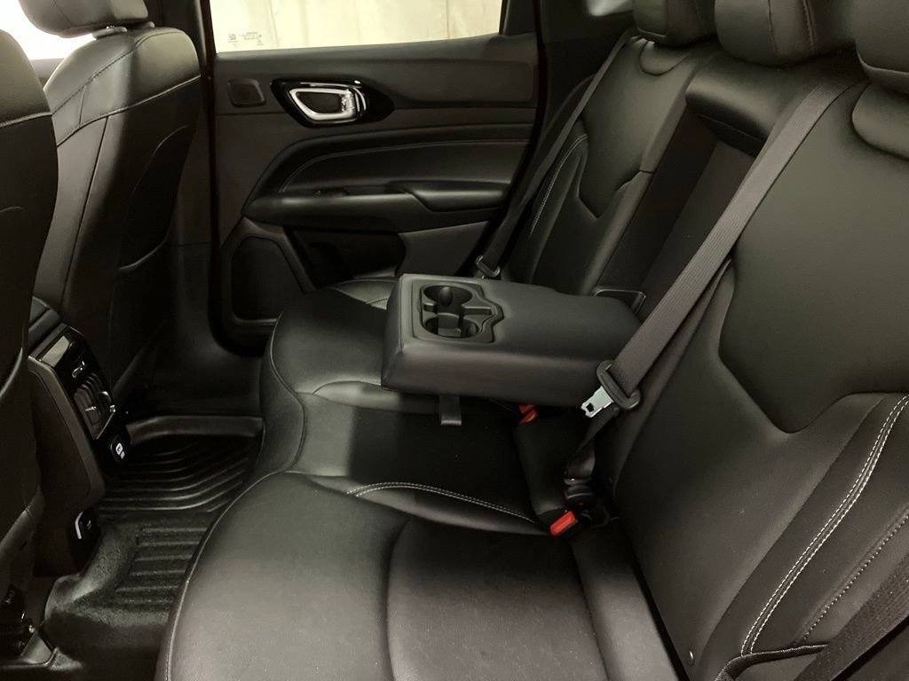 Used 2024 Red Hot Pearlcoat Jeep Limited image 17