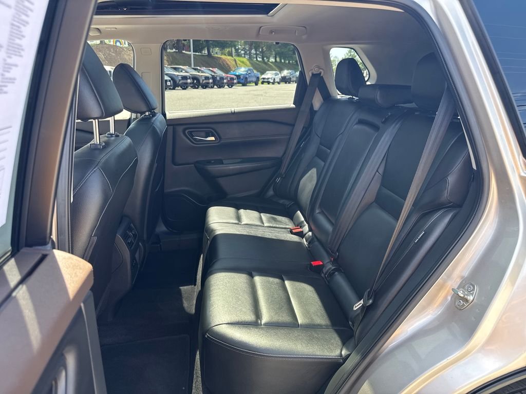 Used 2023 Champagne Silver Metallic Nissan SL image 26