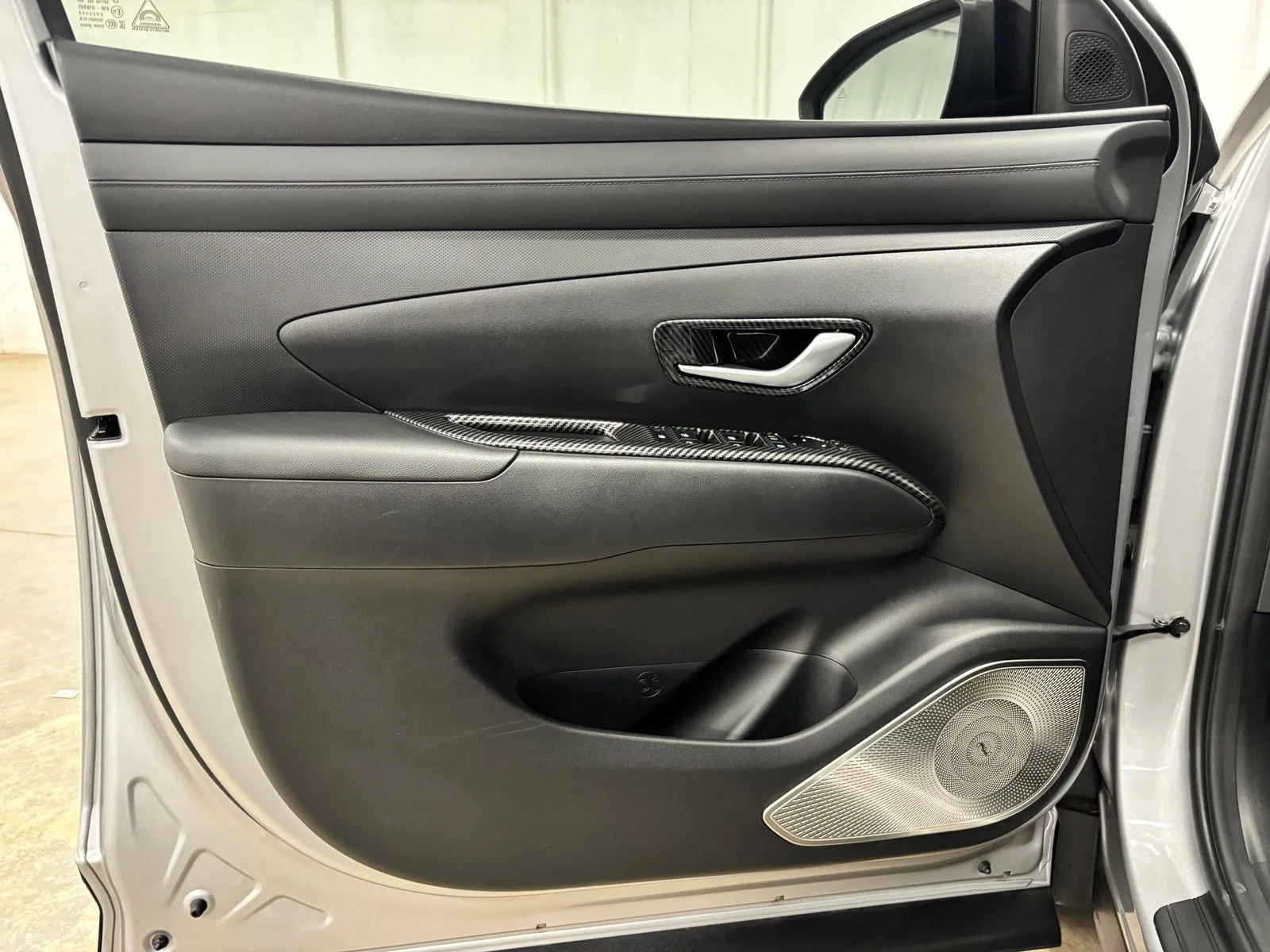 Used 2025 Silver Hyundai Blue image 18