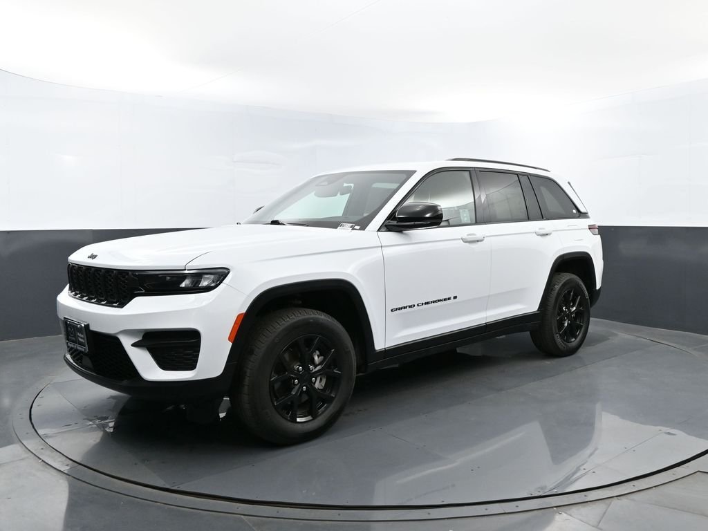 2025 Jeep Grand Cherokee Altitude 4x4's photo