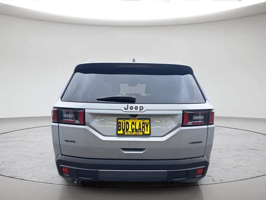 New 2026 Silver Zynith Clear-Coat Exterior Paint Jeep Laredo image 4