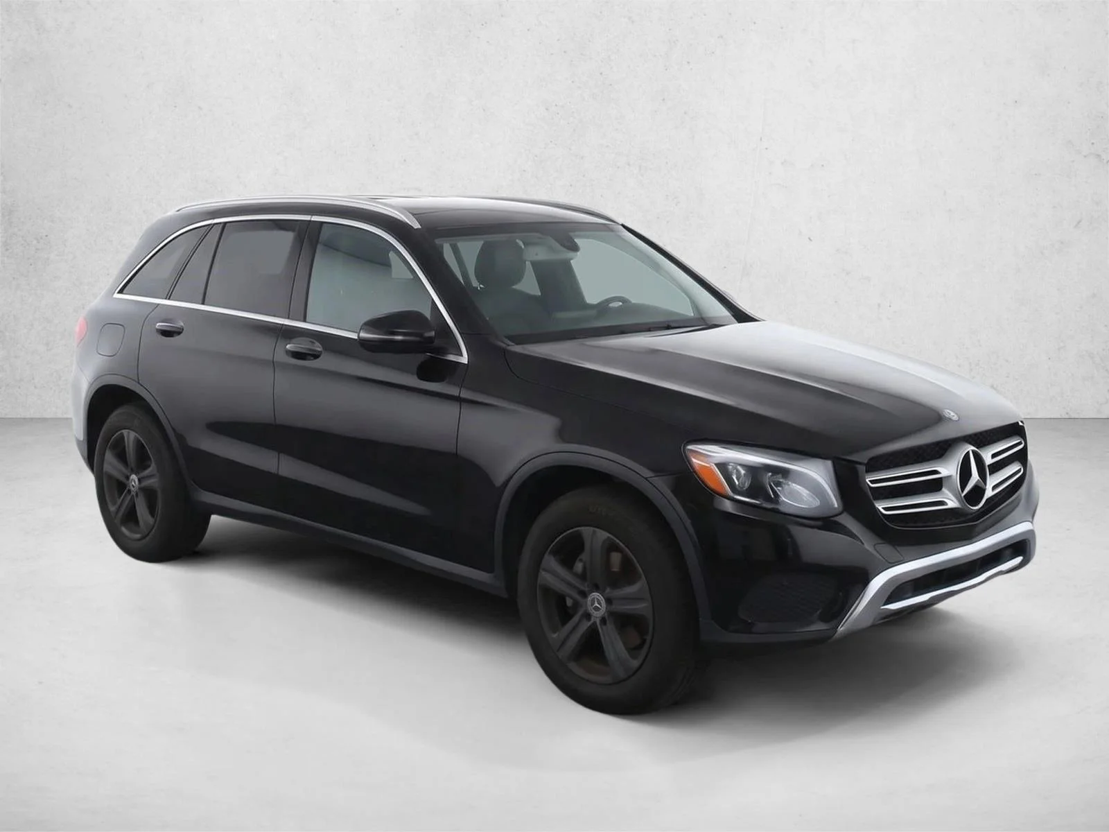 Used 2017 Black Mercedes-Benz GLC 300 image 3
