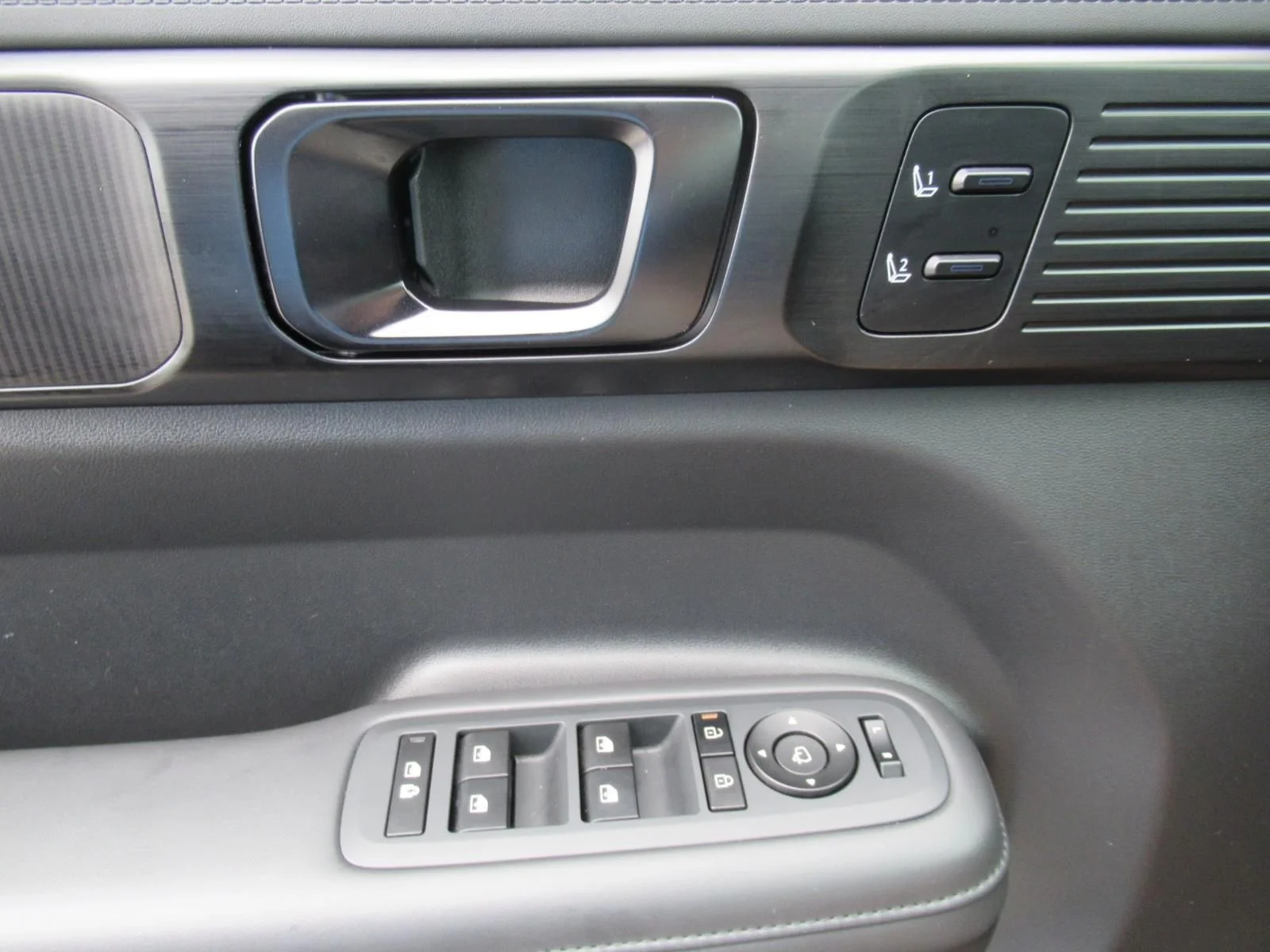 Used 2024 Black Hyundai Calligraphy image 22