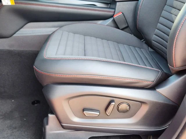 2026 Ford Explorer ST-Line - Photo 24