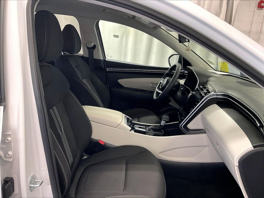 Used 2024 White Hyundai SEL image 11