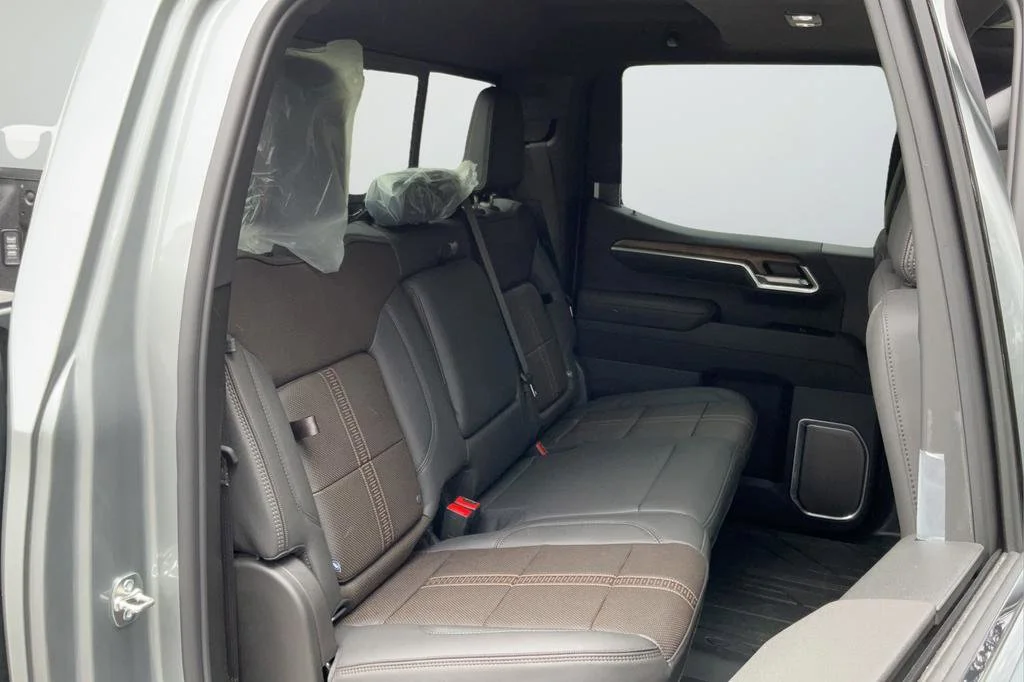 New 2026 Chevrolet Silverado 1500 High Country 4D Crew Cab