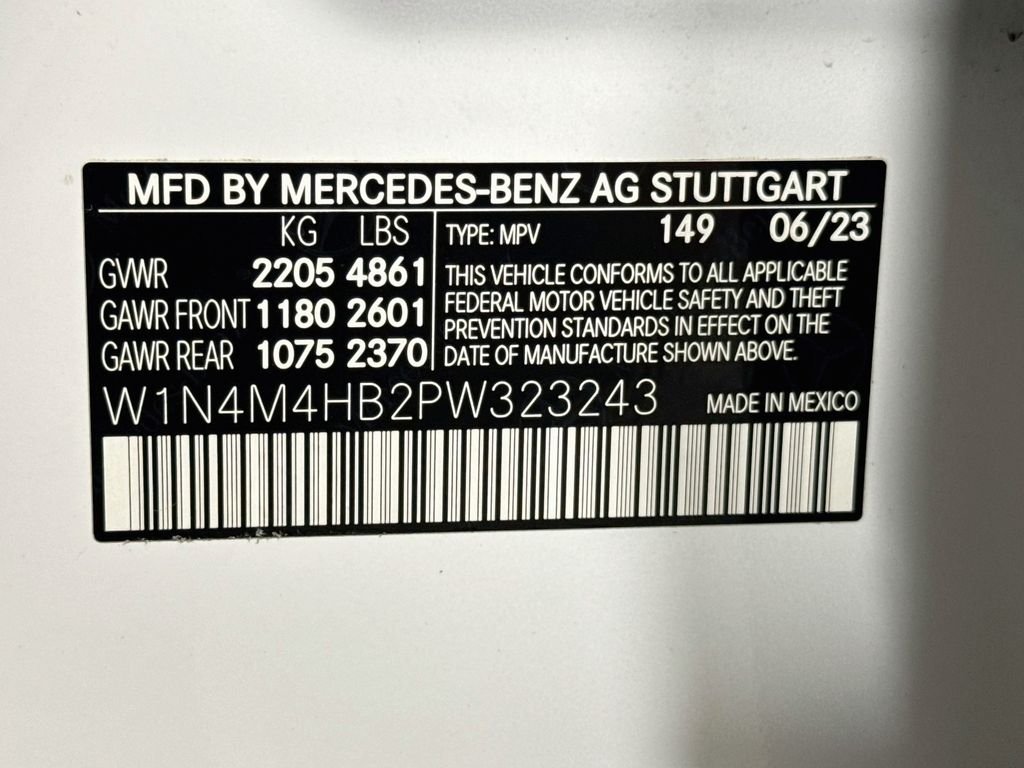 Used 2023 White Mercedes-Benz GLB 250 image 32