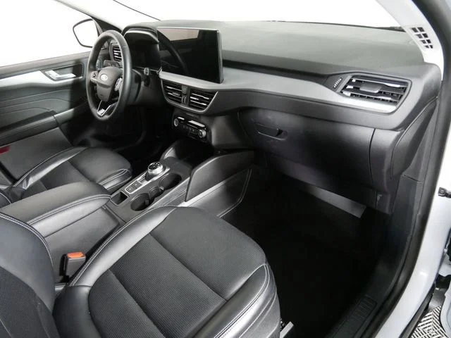Used 2025  Ford Platinum image 10