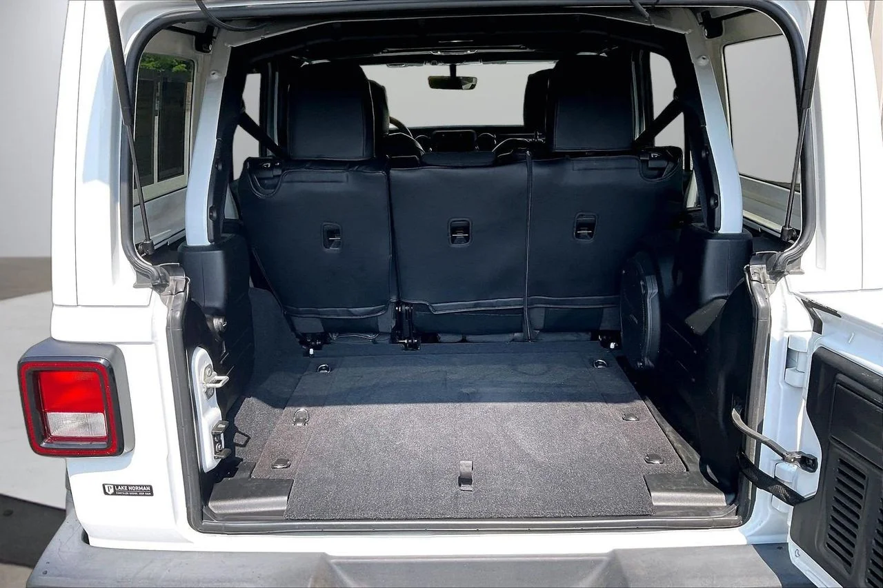 Used 2023 White Jeep Sport image 25