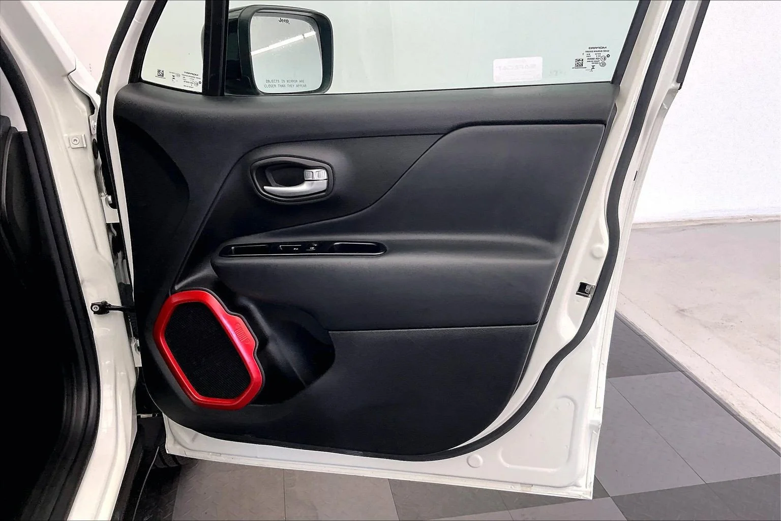 Used 2023 Alpine White Clearcoat Jeep Trailhawk image 26