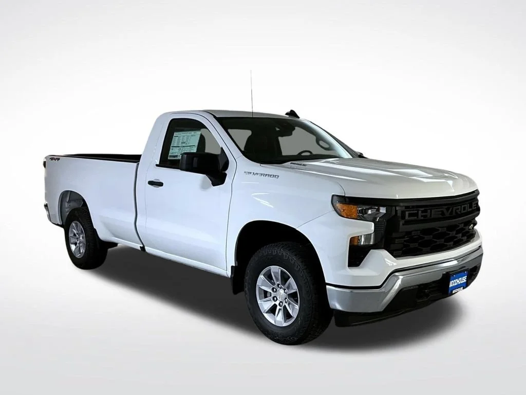 New 2026 Summit White Chevrolet WT image 4