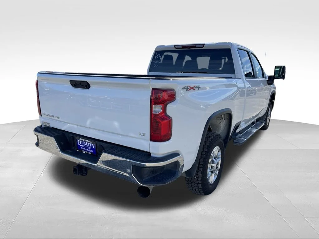Used 2025 Summit White Chevrolet LT image 5