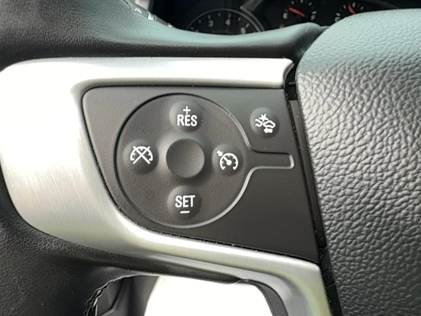 Used 2023 Sterling Metallic GMC SLT image 17