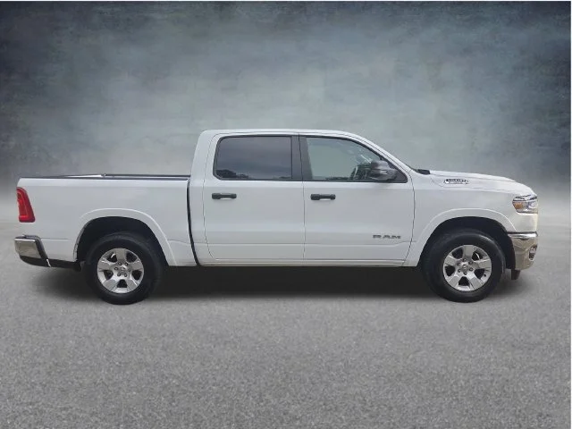 Used 2025 White Ram Big Horn/Lone Star image 8