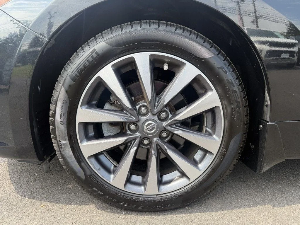 Used 2016 Super Black Nissan 4dr Sedan I4 2.5 SL image 8
