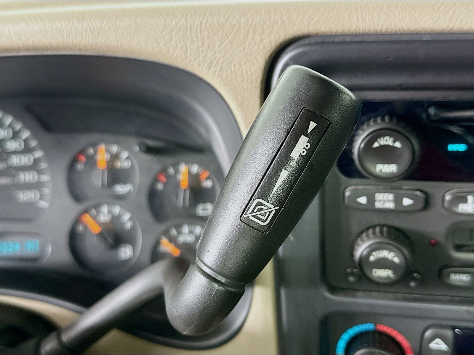 Used 2004 Sandstone Metallic Chevrolet Base image 16
