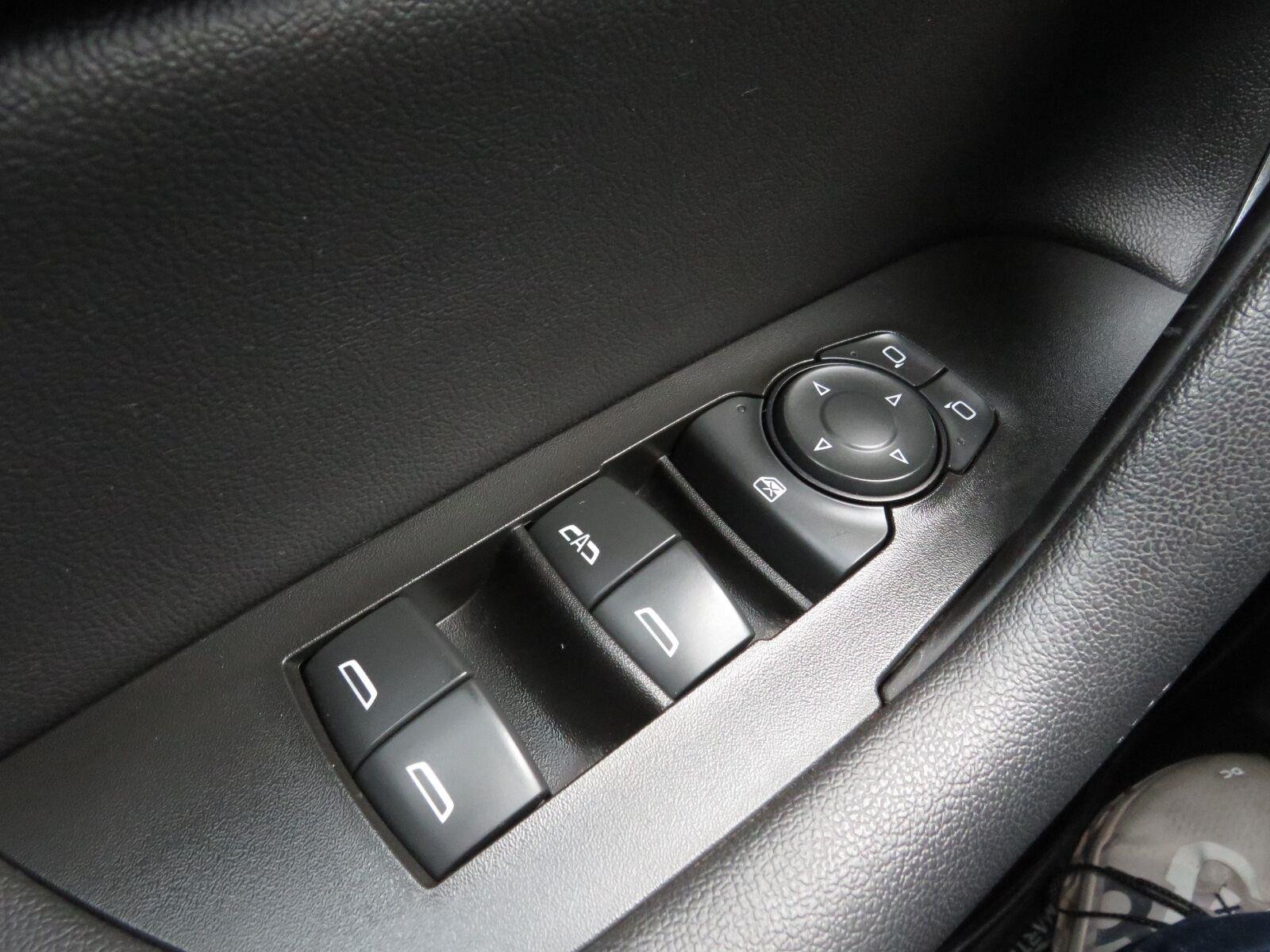 Used 2019 Summit White Chevrolet  image 26