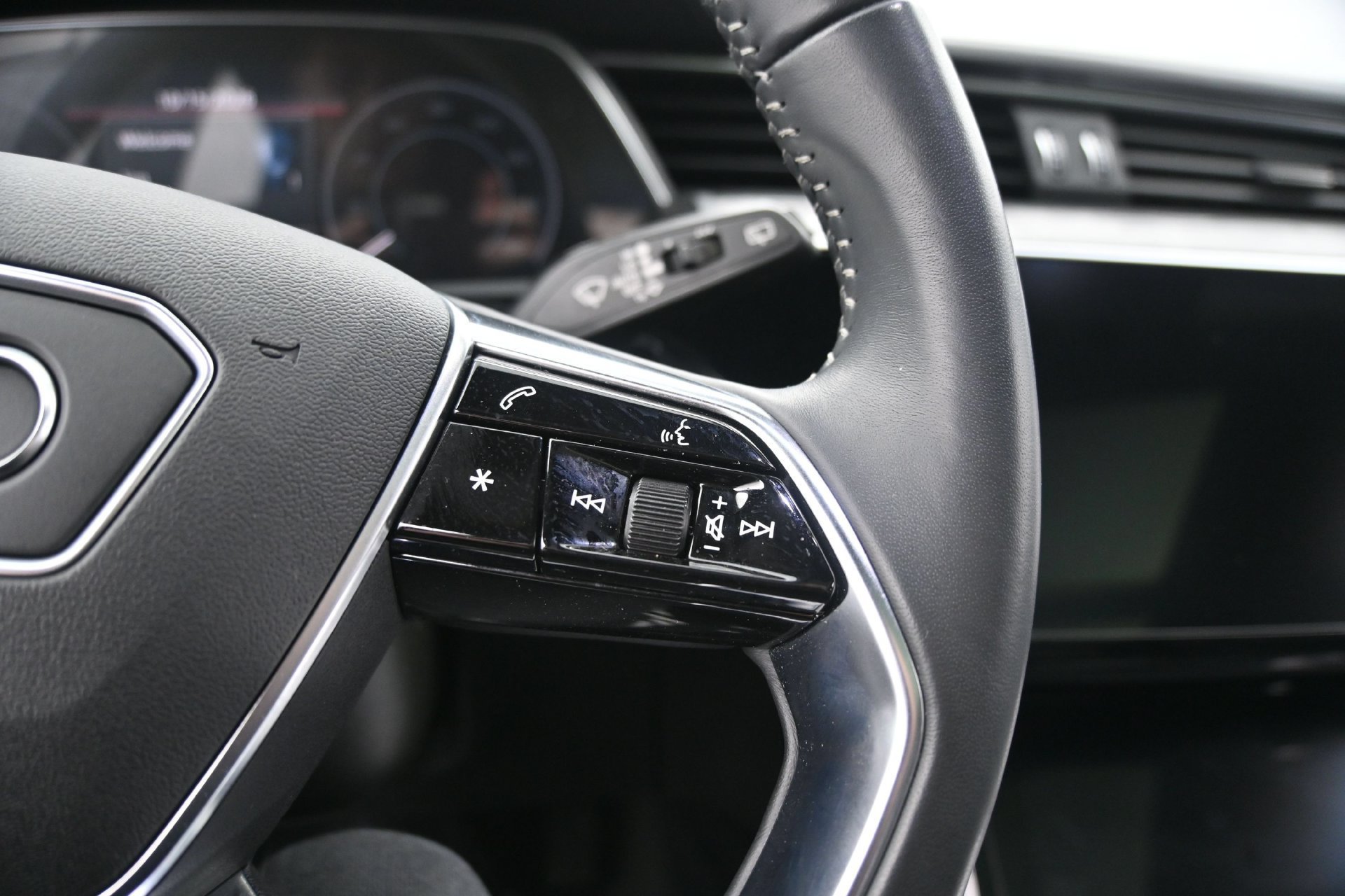 Used 2019 Daytona Gray Pearl Audi Prestige image 26