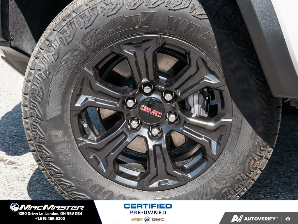 Used 2025  GMC Elevation image 9