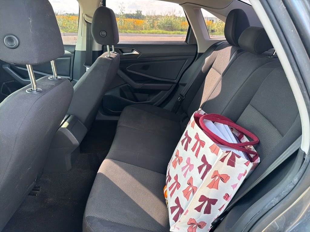 Used 2019 Gray Volkswagen 1.4T S image 9