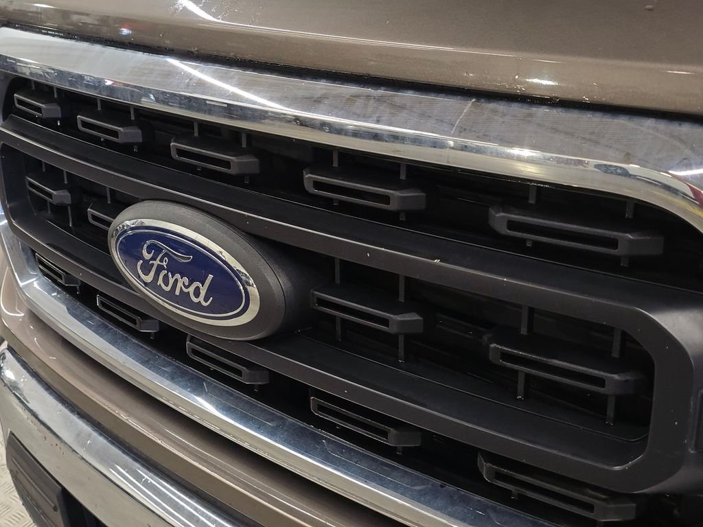 Used 2023 Gray Ford XLT image 13