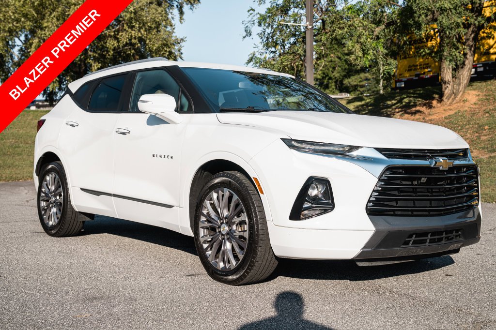 Used 2019 Summit White Chevrolet Premier image 10