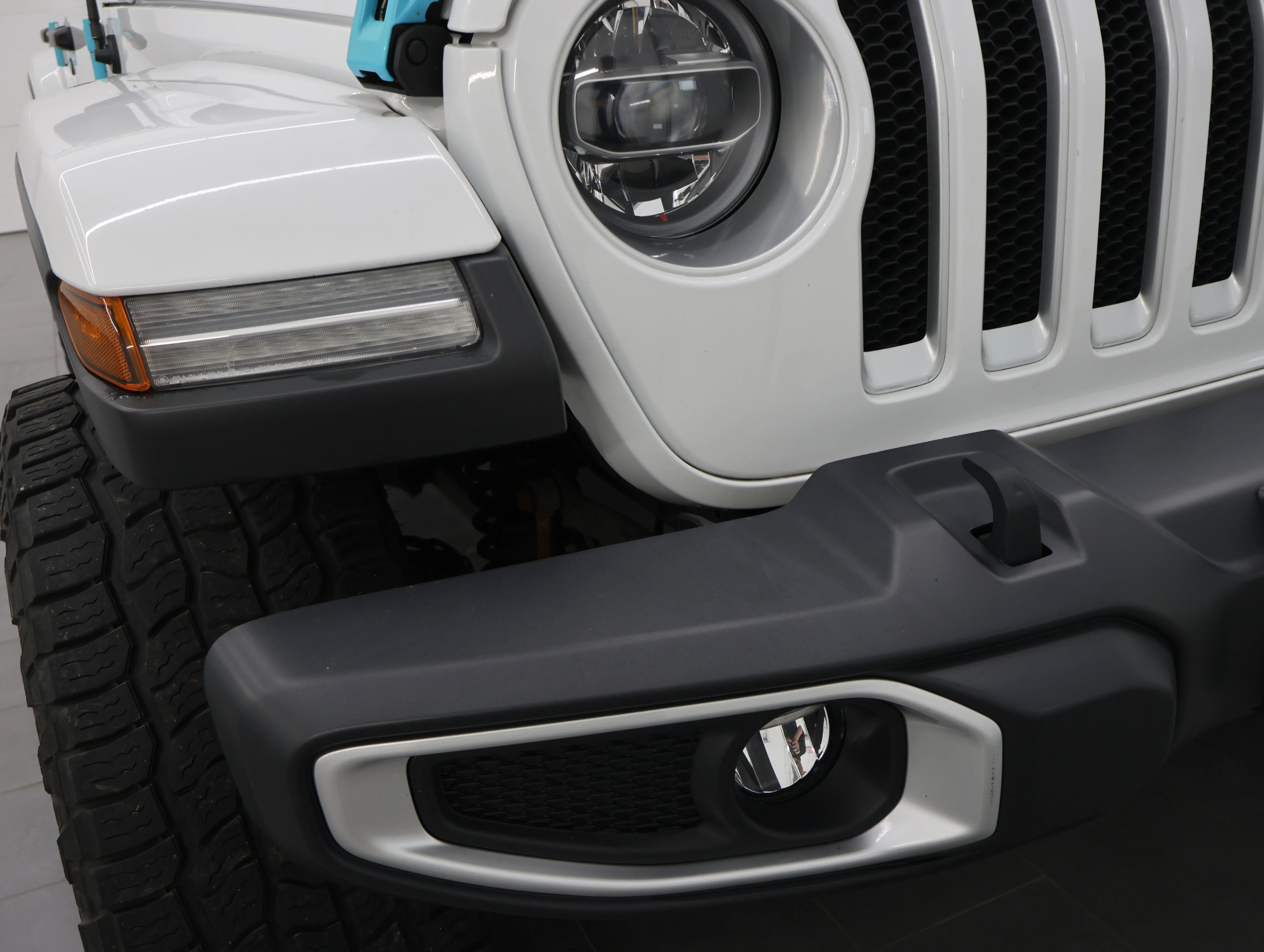 Used 2019 Bright White Clearcoat Jeep Unlimited Sahara image 20