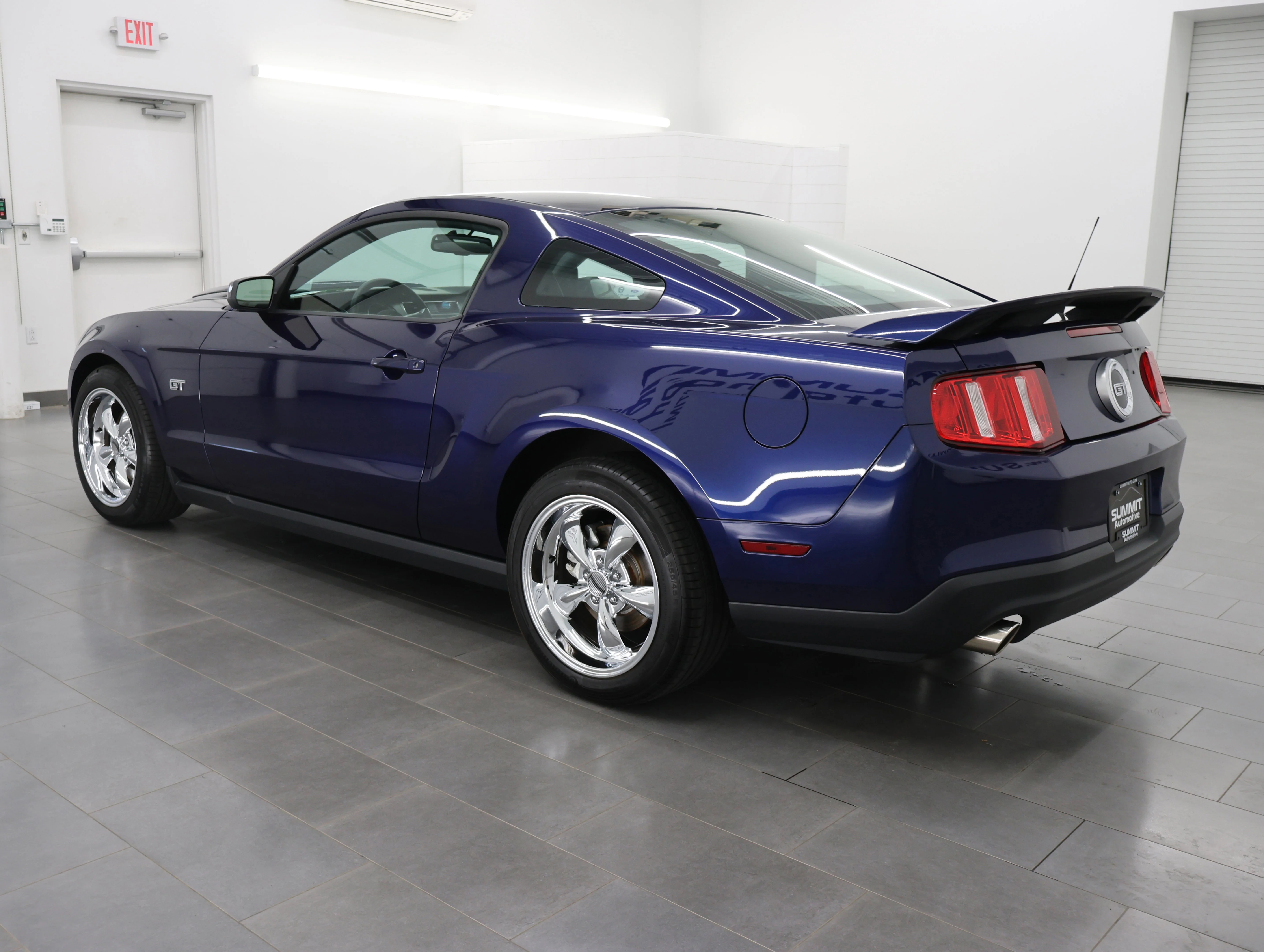 Used 2010 Kona Blue Metallic Ford GT Premium image 6