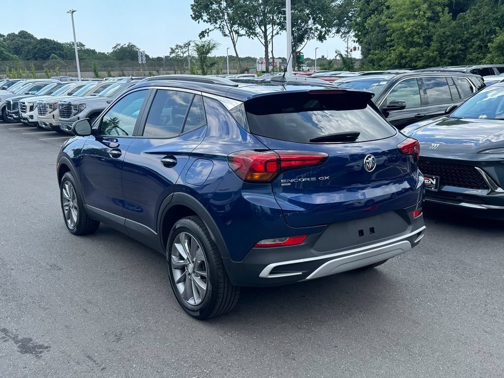 Used 2023 Sapphire Metallic Buick Select image 5