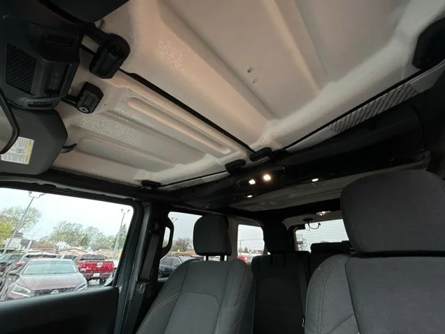 Used 2025 Gray Jeep Sahara 4xe image 31