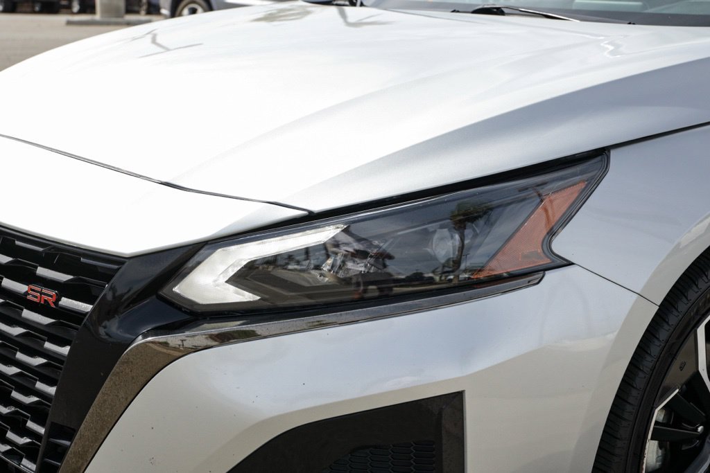 Used 2024 Silver Nissan 2.5 SR image 11