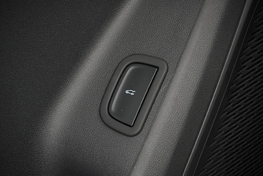New 2027 Mosaic Black Metallic Chevrolet LT image 31