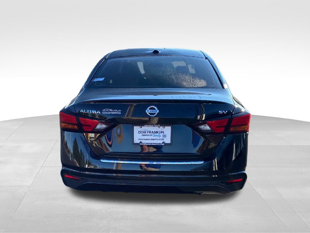 Used 2022 Black Nissan 2.5 SV image 4