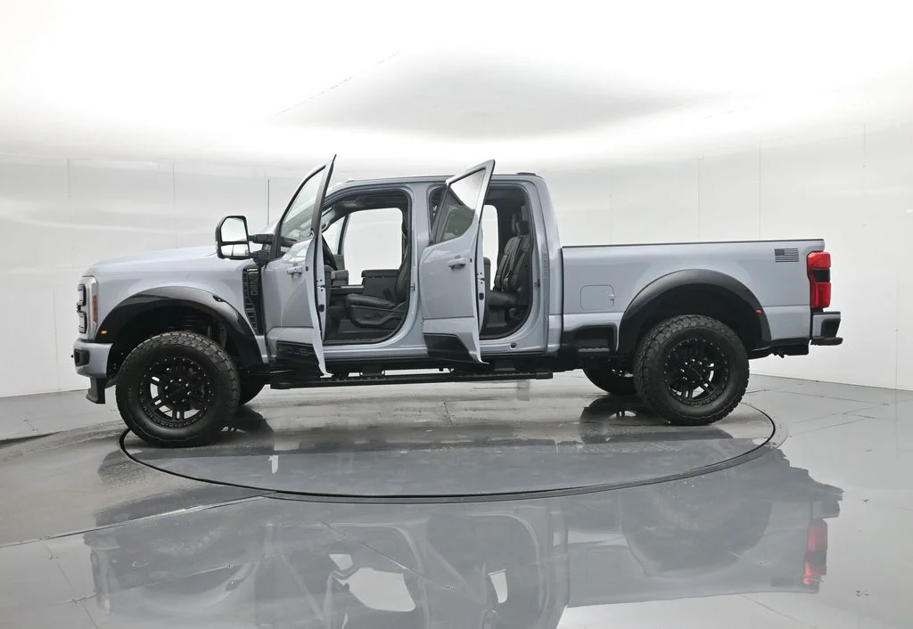 New 2026 Glacier Gray Metallic Tri-Coat Ford Lariat image 39