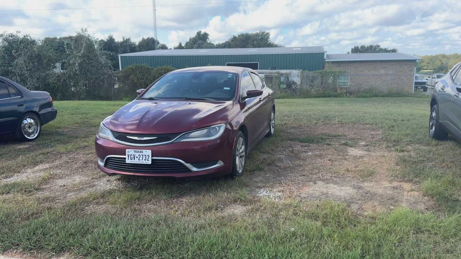 Used 2015 Velvet Red Pearlcoat Chrysler Limited image 9