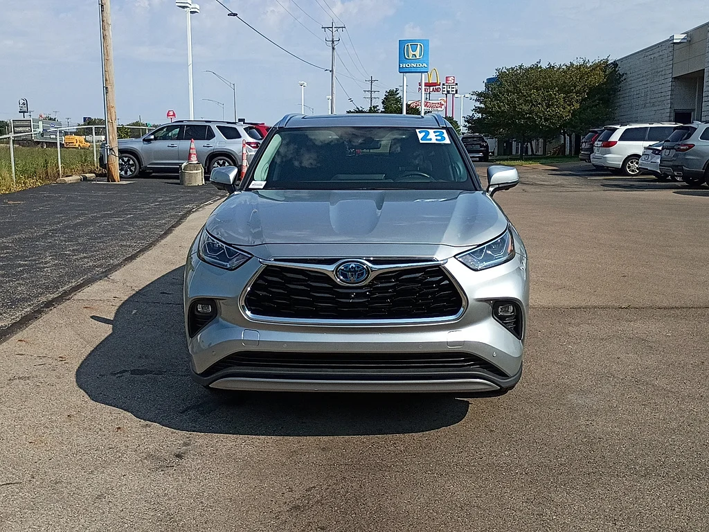 Used 2023 Celestial Silver Metallic Toyota Platinum image 8