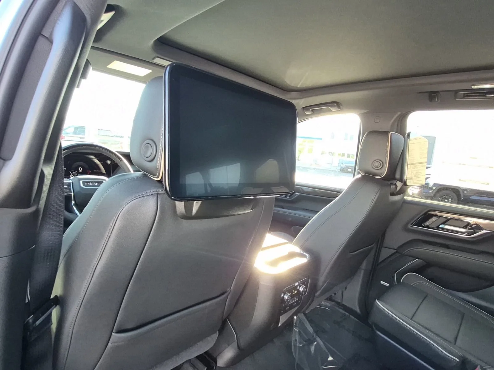 2026 GMC Yukon XL Elevation - Photo 34