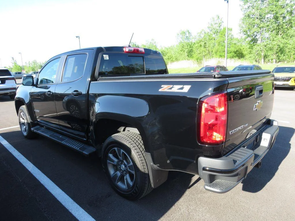 Used 2020 Black Chevrolet Z71 image 15