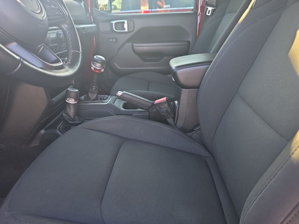 Used 2021 Red Jeep Unlimited Willys image 5