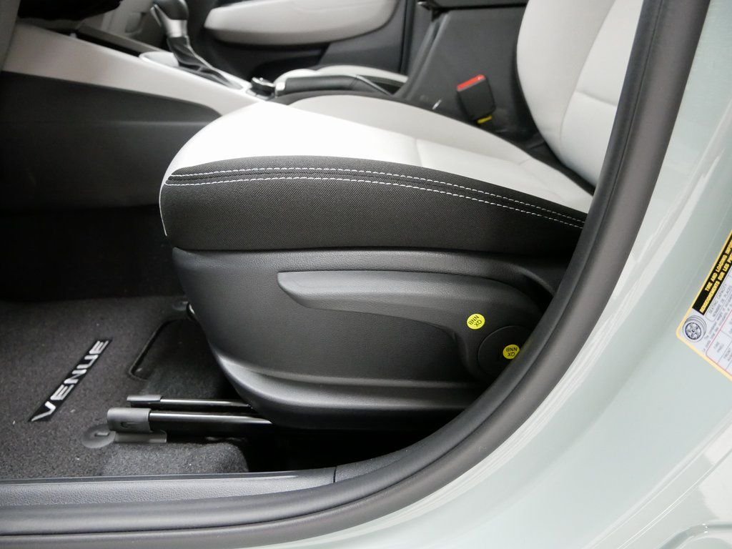 Certified Used 2025 Green Hyundai SEL image 9