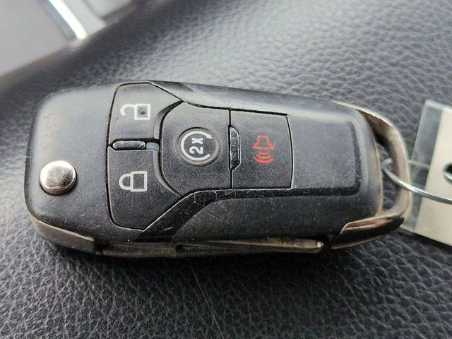 Certified Used 2018 Ingot Silver Ford XLT image 28