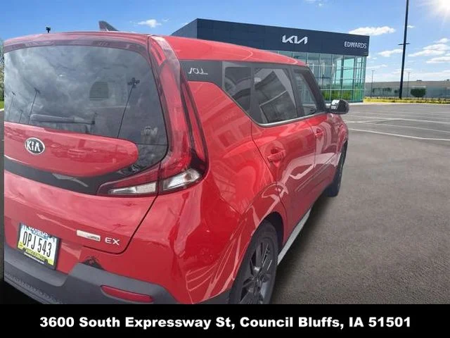 Used 2021 Red Kia EX image 6