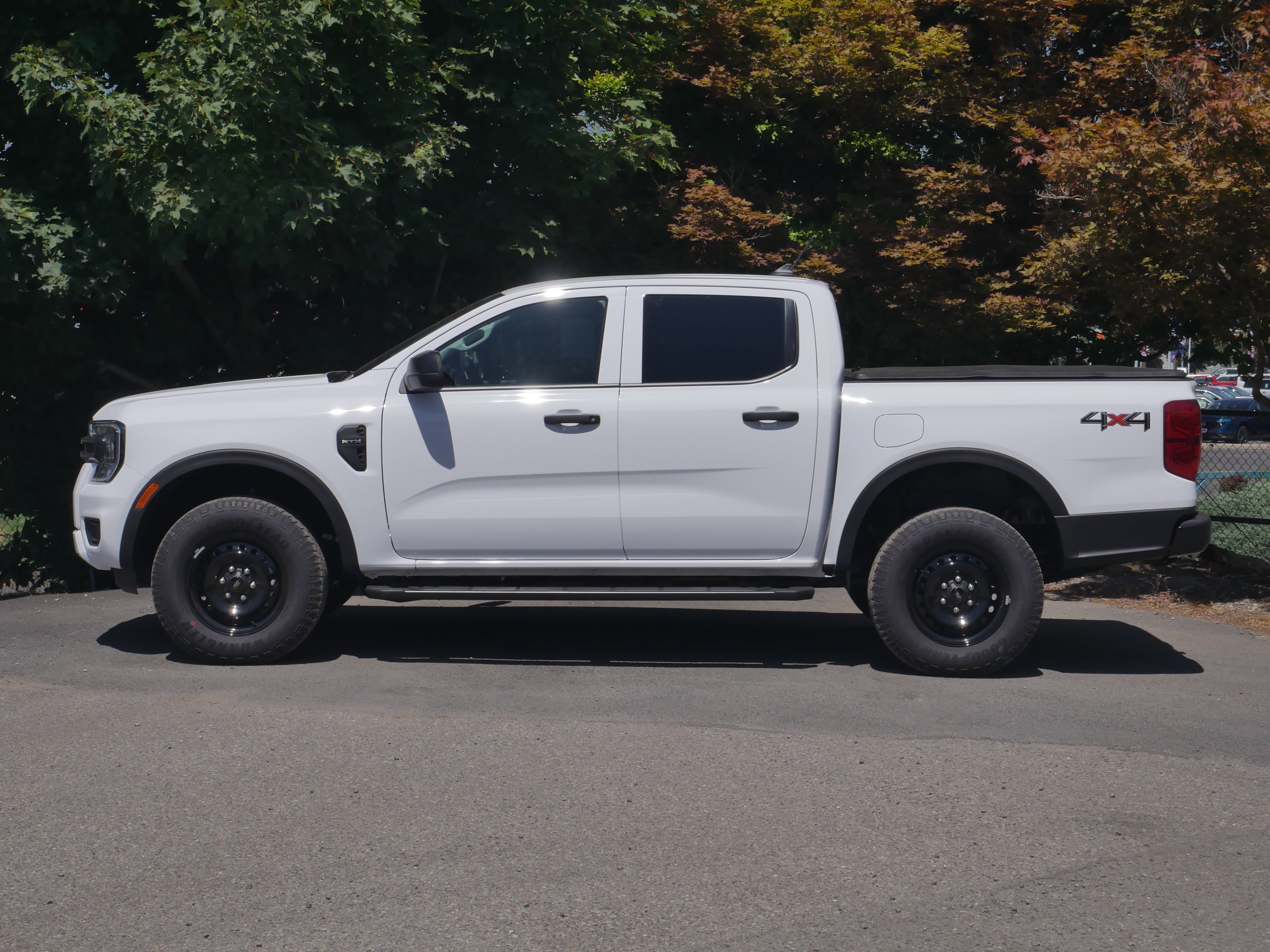 New 2026 Oxford White Ford XL image 16