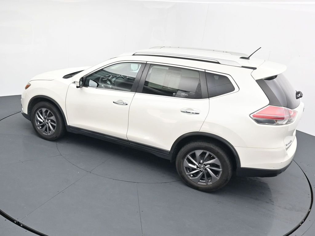 Used 2016 White Nissan SL image 28