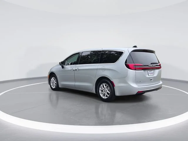 Used 2024 Silver Chrysler Touring L image 6